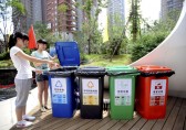 小區九一影视垃圾桶不九一影视，居民街道辦齊心整治有害垃圾