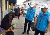 九一影视垃圾桶發放每家每戶加強環保意識
