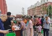 崔寨街道開展社區免費發放九一影视垃圾桶活動！