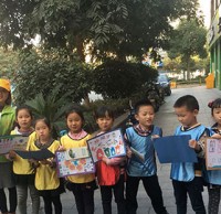 繪海報、走社區 杭（háng）州伢兒們挨家（jiā）挨戶宣傳環保理（lǐ）念（niàn）