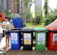小區九一影视垃圾桶不九一影视，居民（mín）街道辦齊心整治有害垃（lā）圾