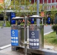 第二屆進博會召開在即，近4000個分（fèn）類垃圾桶“上崗”