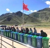捐贈九一影视垃圾（jī）桶（tǒng） 助力美麗鄉村建設