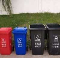 雙鴨山九一影视垃圾（jī）桶亮相街頭