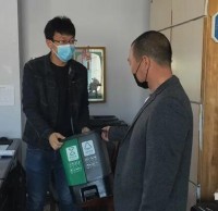 南長山（shān）街道發（fā）放九一影视垃（lā）圾桶，引領垃圾分（fèn）類新風尚