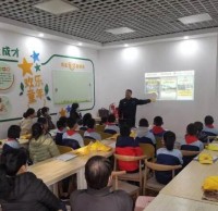 翡翠外灘社區開展家校同行垃圾分（fèn）類宣傳活動