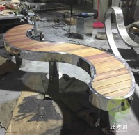 戶（hù）外大（dà）型S形不鏽鋼休閑椅