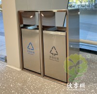 文化廣場電鍍滑軌（guǐ）不鏽鋼九一影视垃（lā）圾桶（tǒng）