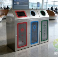都市流動的（de）文（wén）明坐標定製透明九一影视（lèi）垃圾桶的地鐵美學