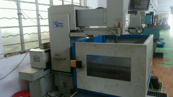 中走（zǒu）絲機床（chuáng）