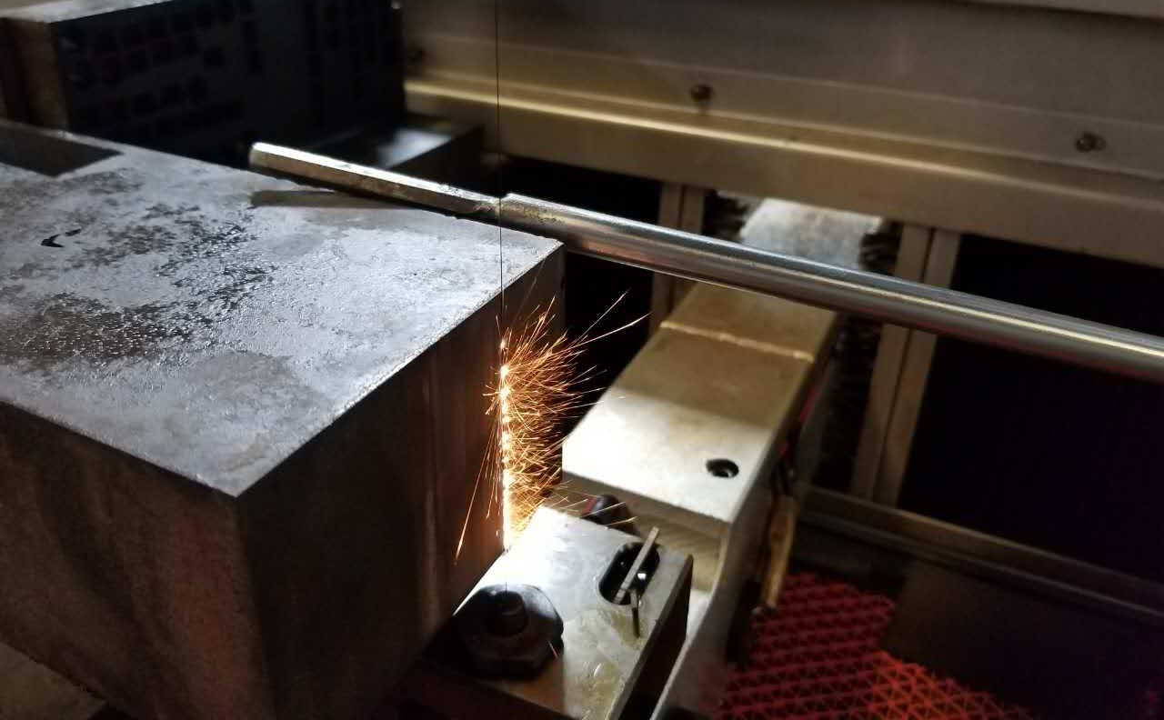 線切割切（qiē）縫（féng）寬度