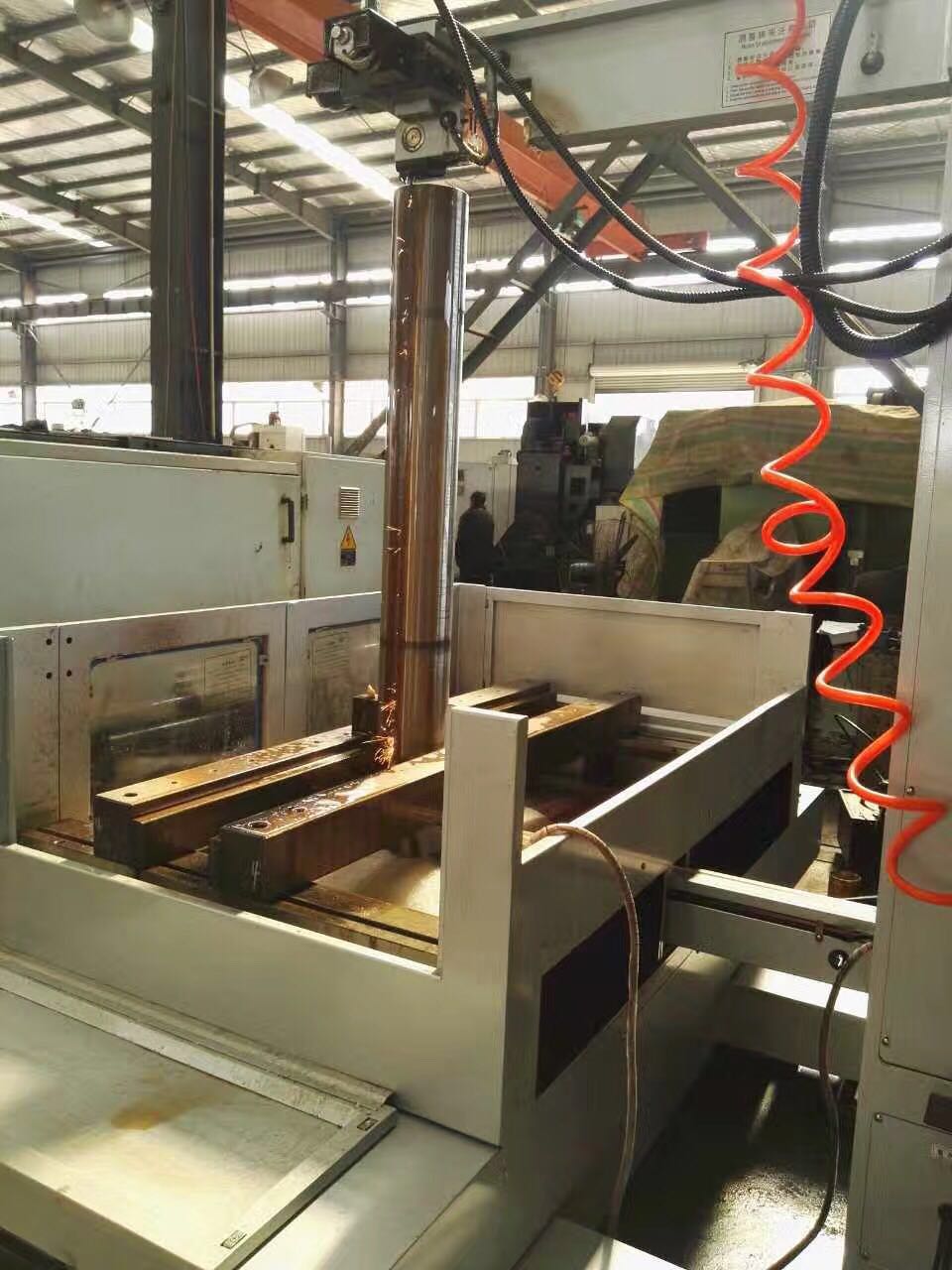 線切割（gē）大（dà）厚（hòu）度工件加工