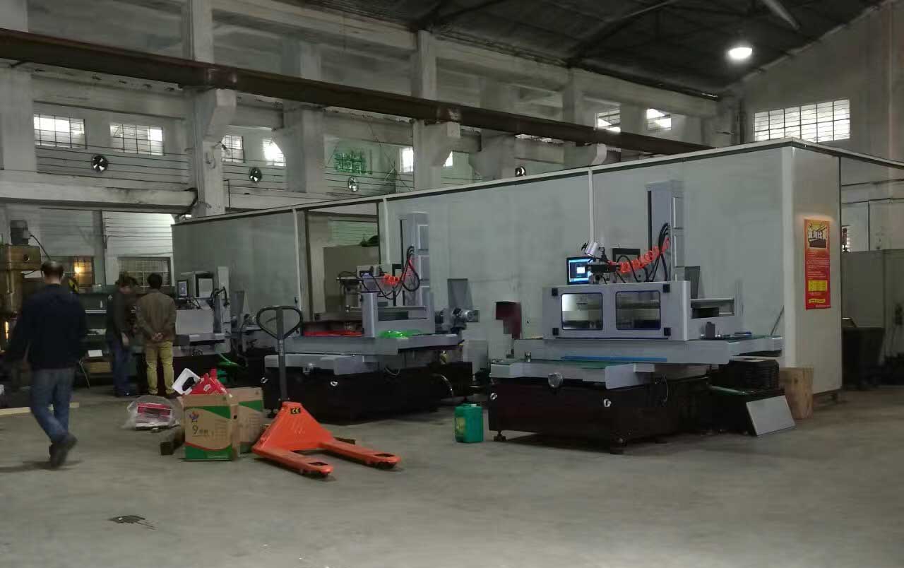 中走絲客戶現場安裝