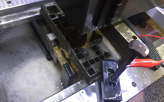 線切（qiē）割短路解決（jué）辦法