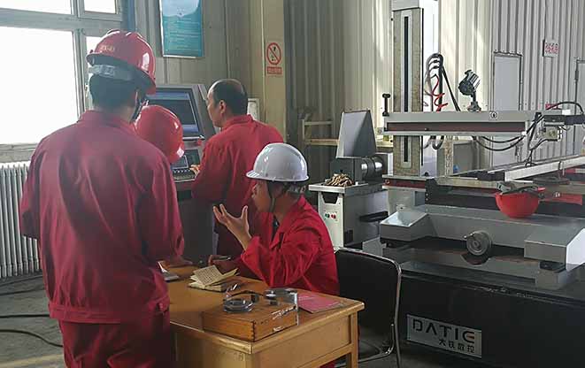 廣東（dōng）17·c18起草视频.27電火花線切割現場培訓