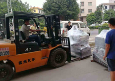 東莞（外協（xié）聶（niè）老板）中走（zǒu）絲線切割實地客戶