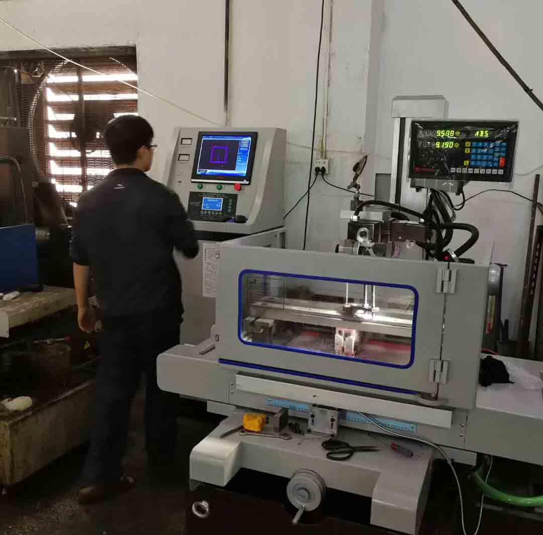 東莞（瑞凱（kǎi）表業）線切割實地安裝照片