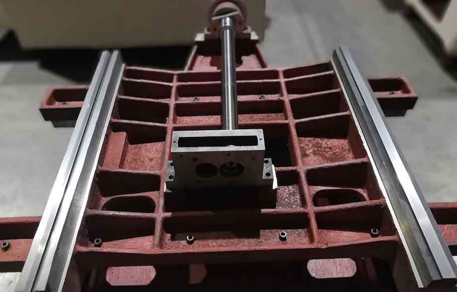 線切（qiē）割絲杆（gǎn）