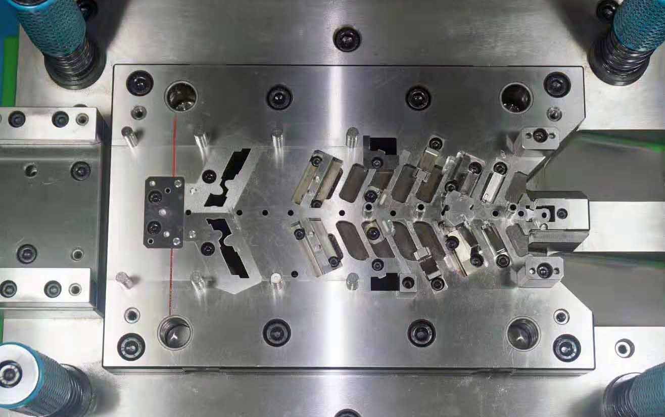 電火花線切割衝壓模具（jù）