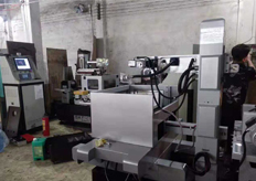 佛山（譽興模具）極速中走（zǒu）絲實地客戶