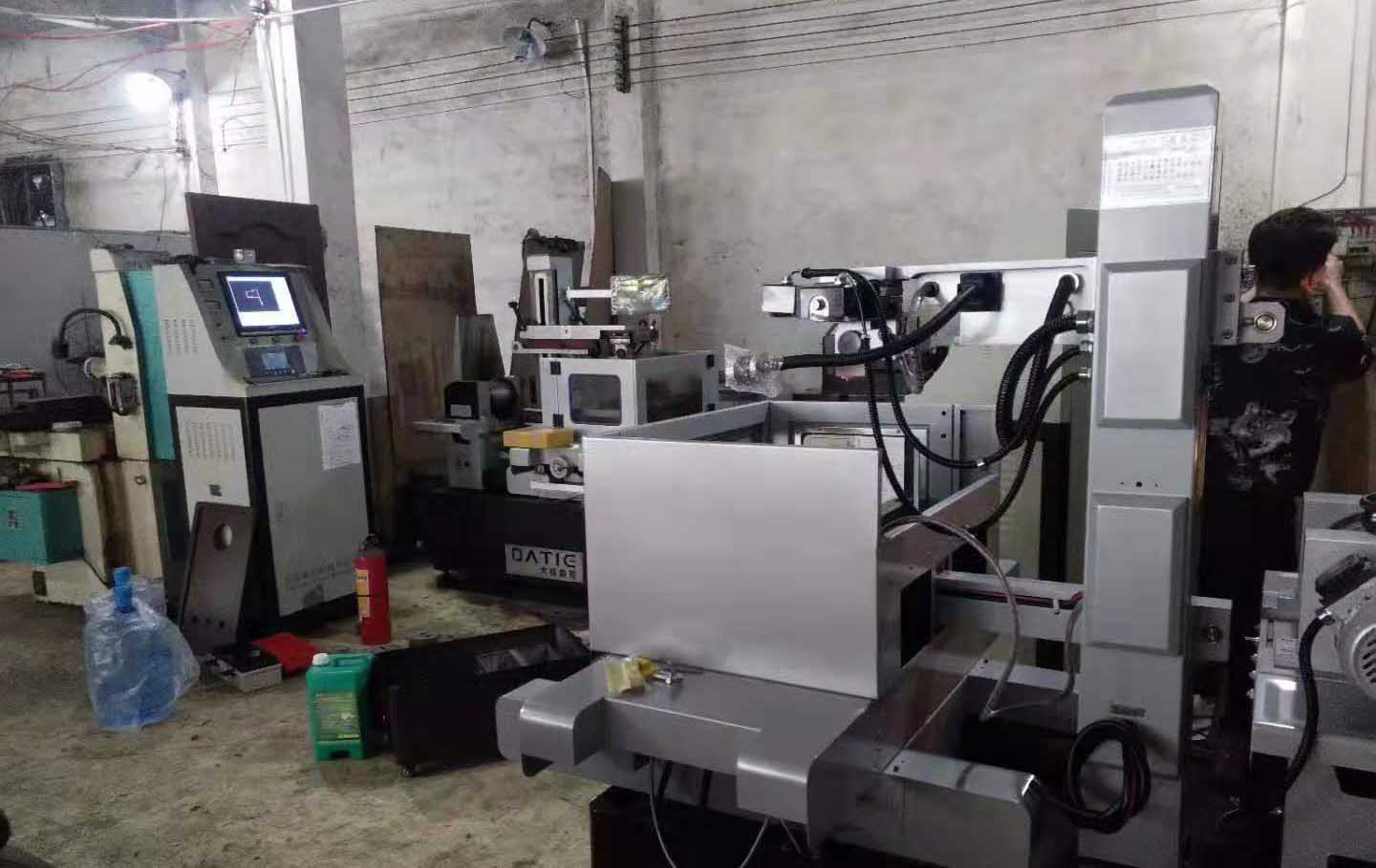 佛山（譽興模（mó）具）極速中（zhōng）走絲實地客戶現（xiàn）場培訓