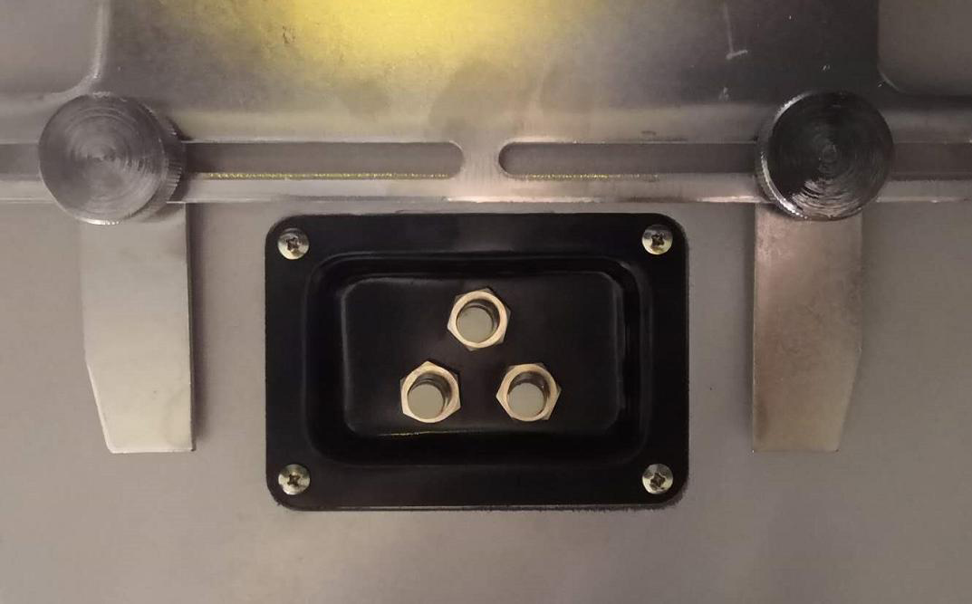 中走（zǒu）絲限位器不亮解決辦（bàn）法