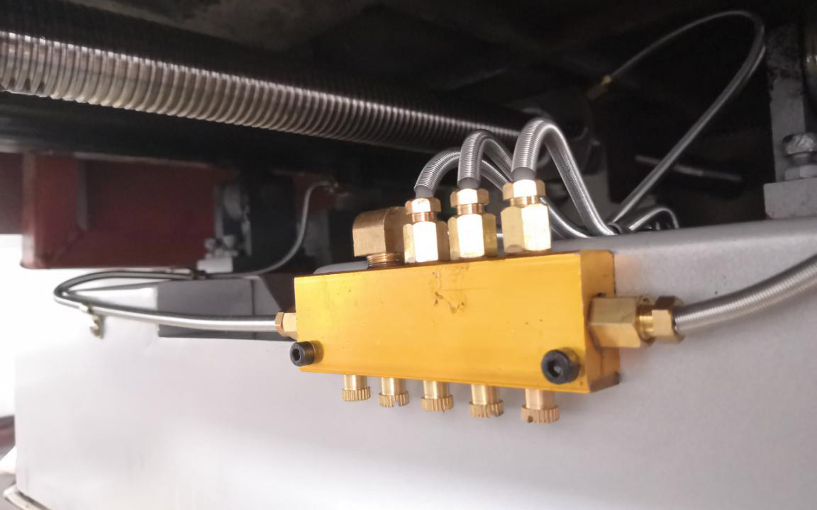 線切割（gē）絲杠上油（yóu）教程2