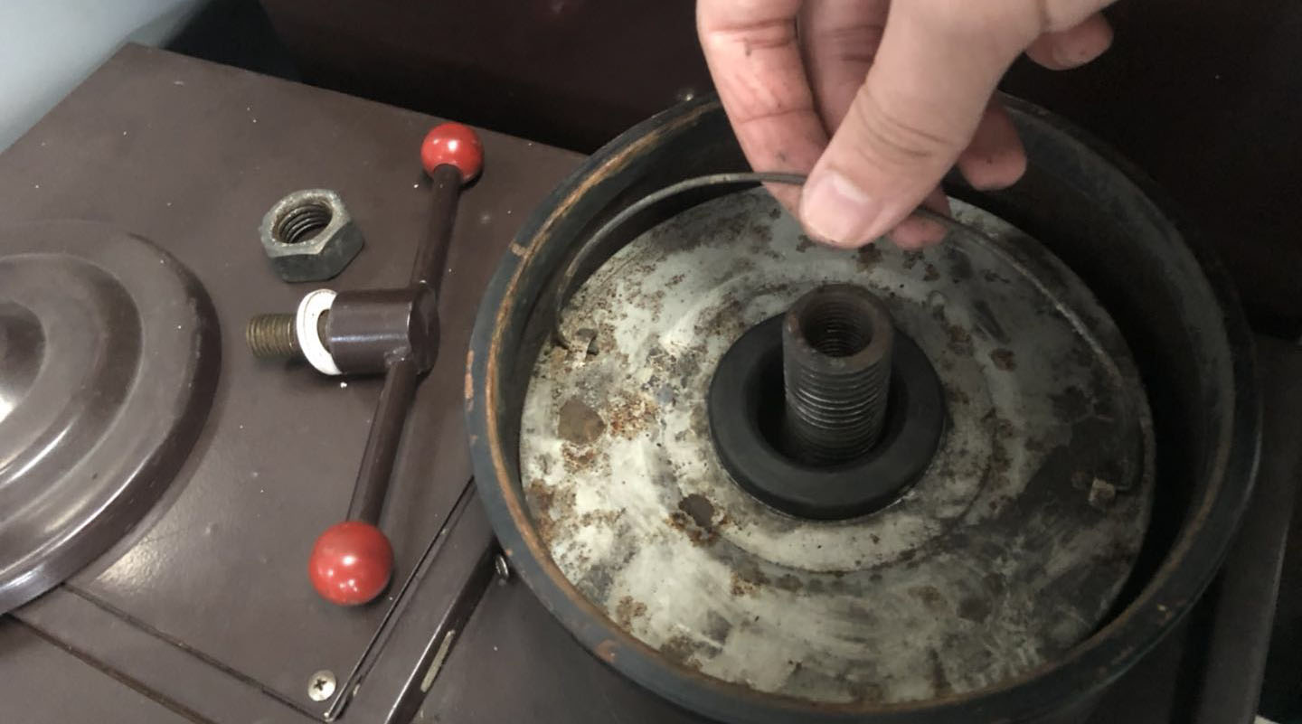 中走絲濾芯拆卸教程4