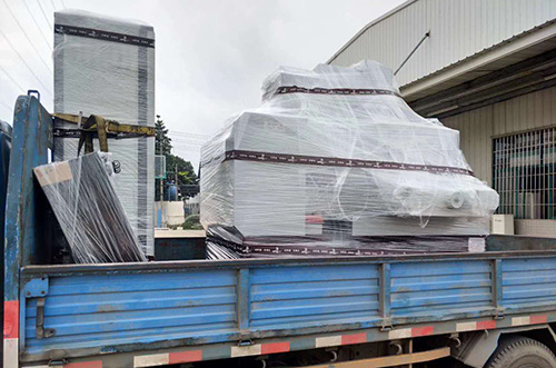 三水（澳（ào）美（měi）廣（guǎng）屏模具）中走絲現場卸貨