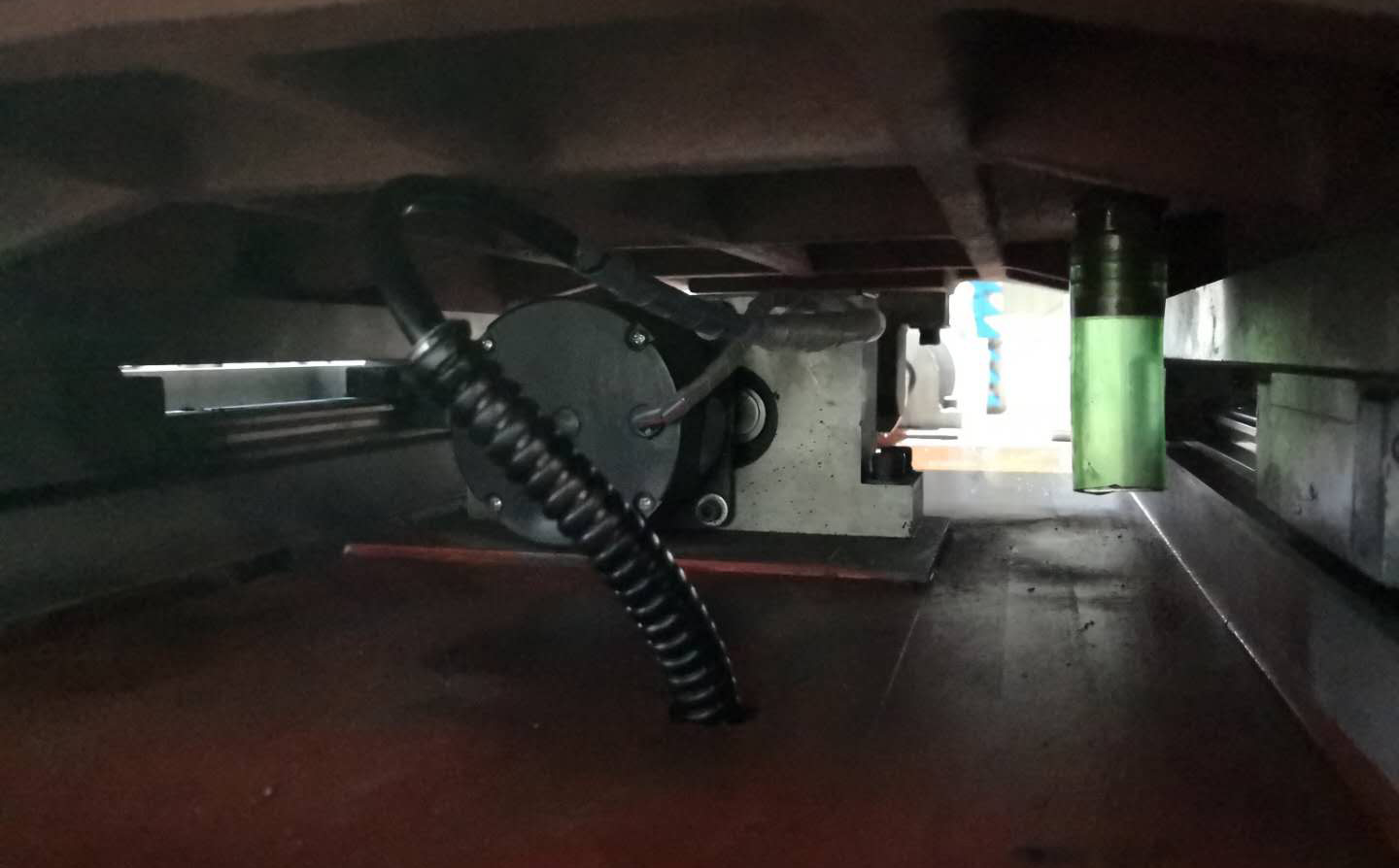 線切割絲杆（gǎn）異響解決辦法1