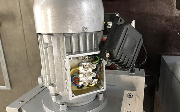 線切割運絲電機