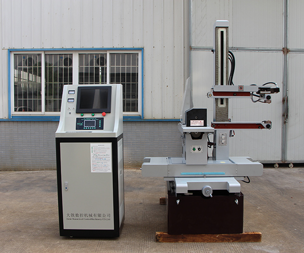 青島（雙（shuāng）星輪胎）定製中走絲線切（qiē）割