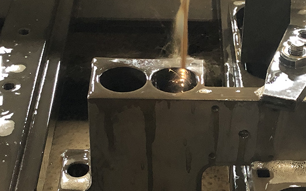 中（zhōng）走絲加工圓孔是（shì）喇叭（bā）口的原（yuán）因