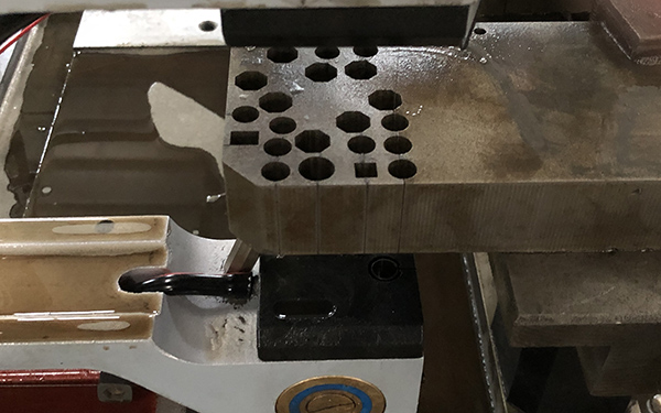 中走絲加工（gōng）圓孔是喇叭口解決辦法