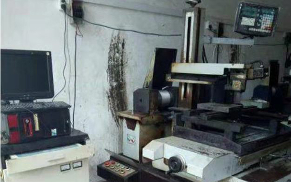 線（xiàn）切割舊機