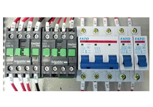 采用（yòng）施（shī）耐德電器 